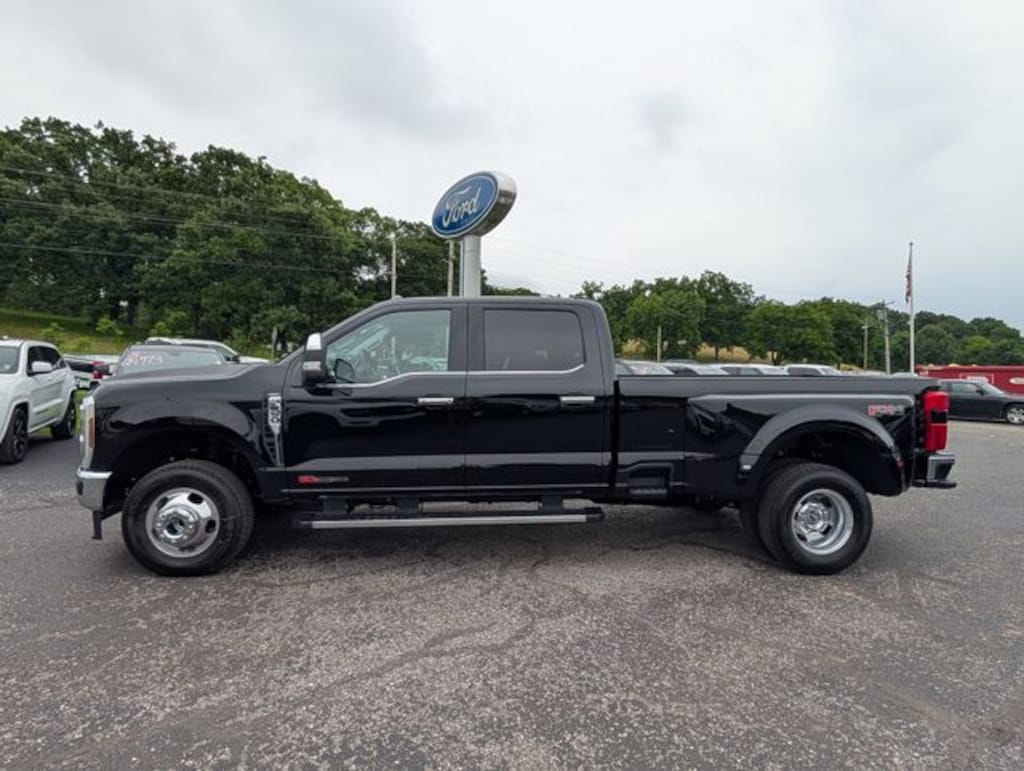 New 2026 Ford F-350 Truck Crew Cab