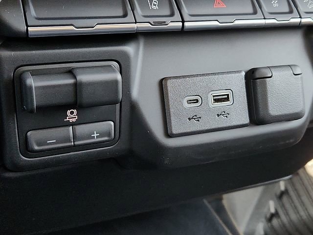 2026 GMC Sierra 3500HD Pro - Photo 14