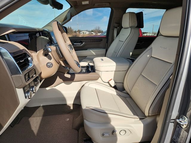2026 GMC Yukon XL Denali - Photo 12