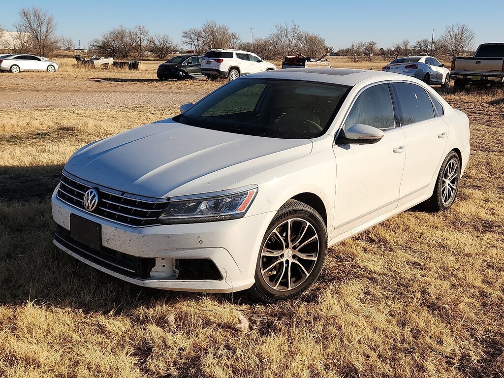 Used 2017 Volkswagen Passat 1.8T SE w/Technology Sedan