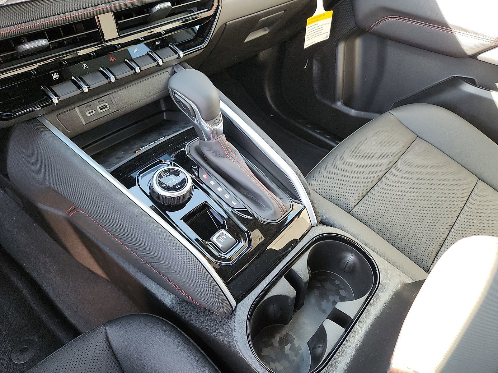 2026 Chevrolet Colorado Z71 - Photo 17