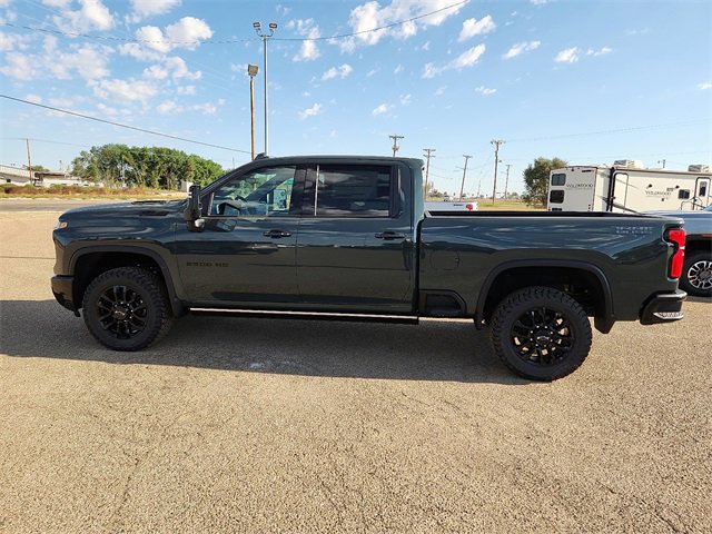 2026 Chevrolet Silverado 3500HD LTZ photo 2