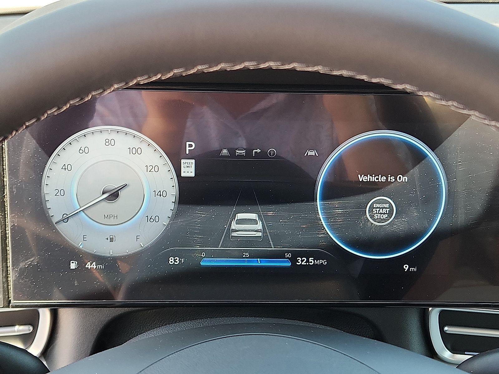 2025 Hyundai Elantra Limited - Photo 14