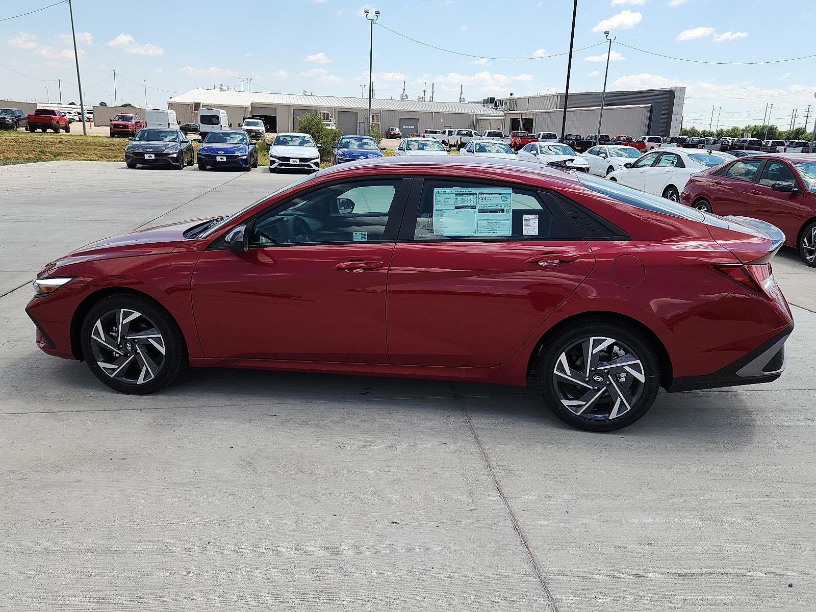 2025 Hyundai Elantra SEL Sport photo 2