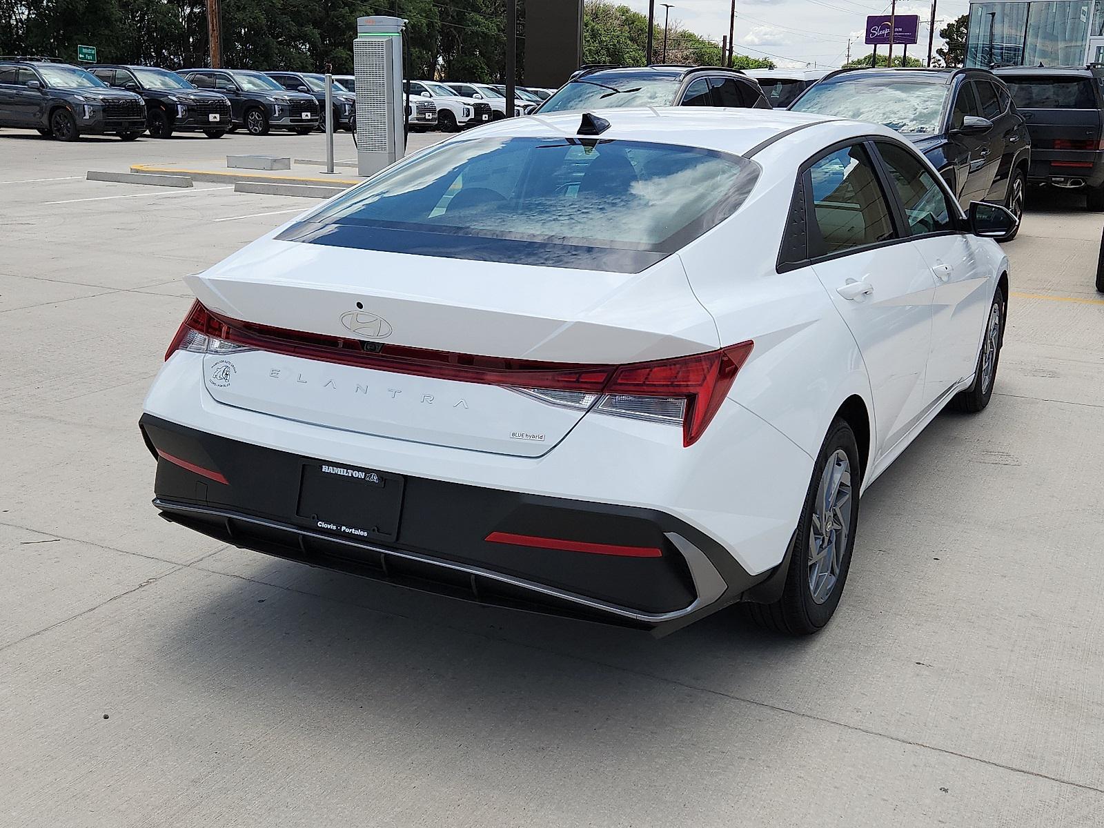 2025 Hyundai Elantra Hybrid Blue photo 4