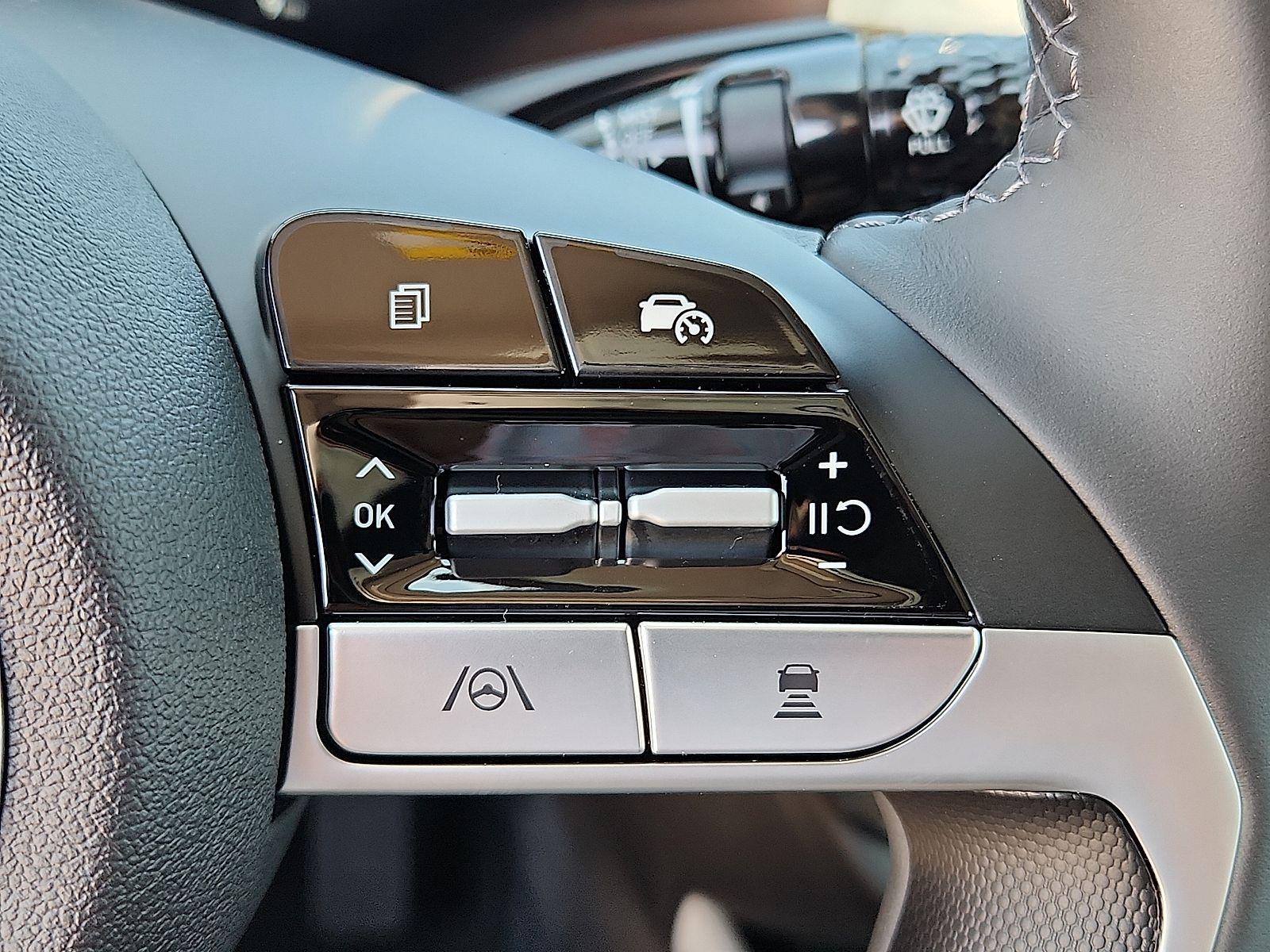 2025 Hyundai Elantra Limited - Photo 20
