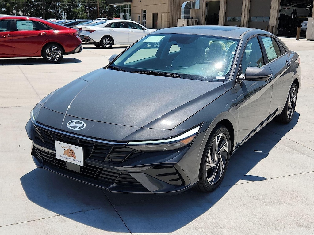 New 2025 Hyundai Elantra Limited Sedan