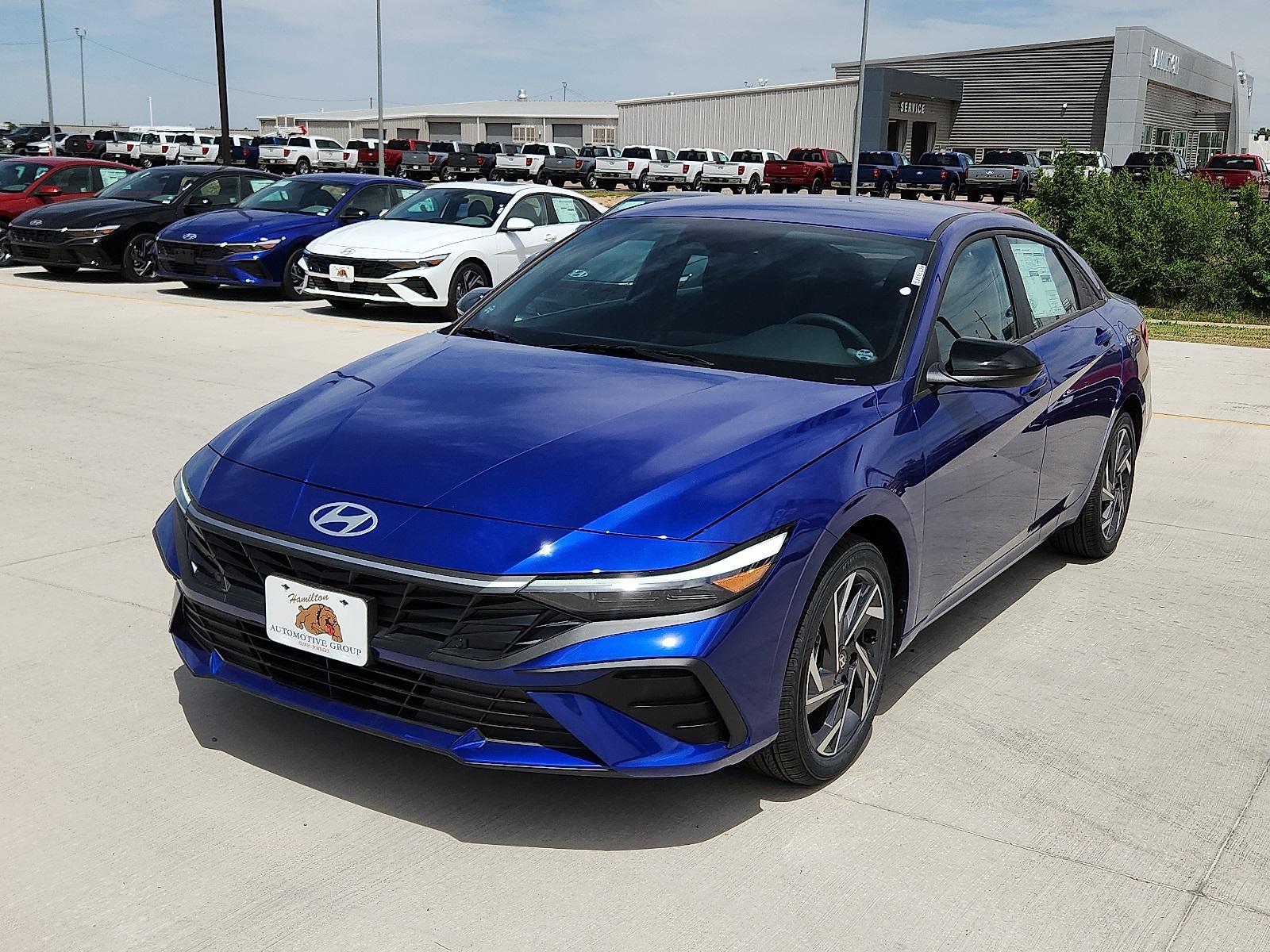 2025 Hyundai Elantra SEL's photo