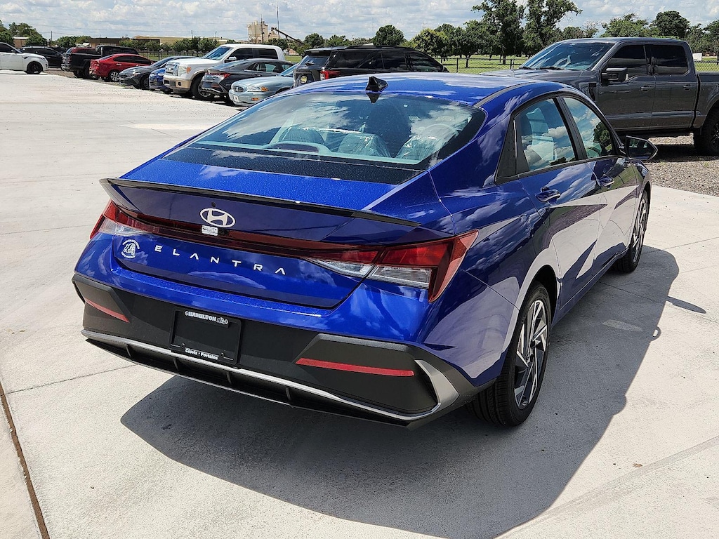 New 2025 Hyundai Elantra SEL Sport Sedan