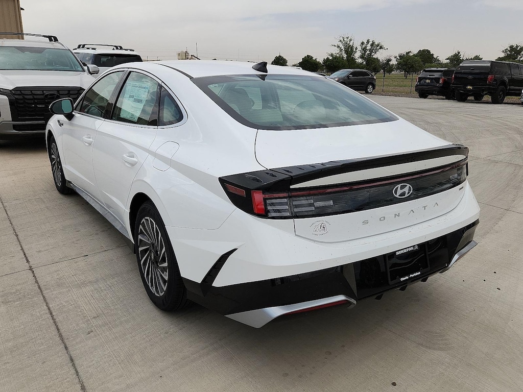 New 2025 Hyundai Sonata Hybrid SEL Sedan