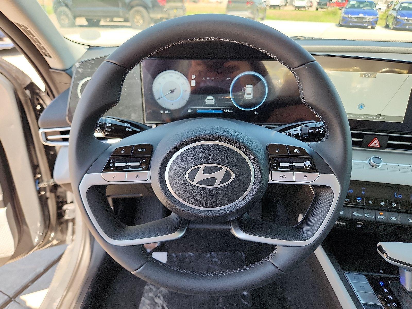 2025 Hyundai Elantra Limited - Photo 15