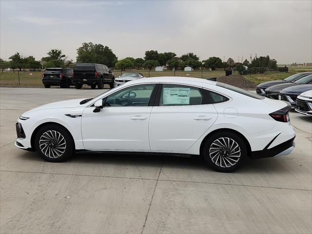 2025 Hyundai Sonata Hybrid SEL photo 2