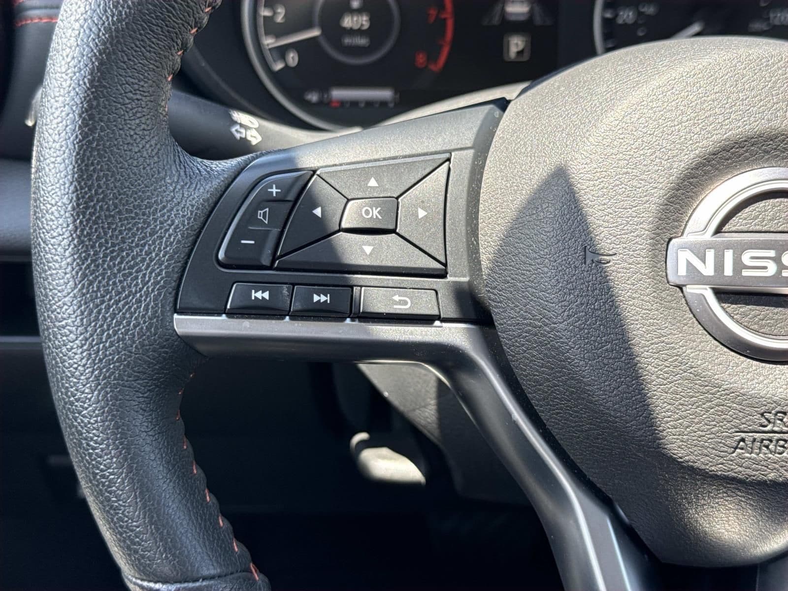 2025 Nissan Versa Sedan SR - Photo 15