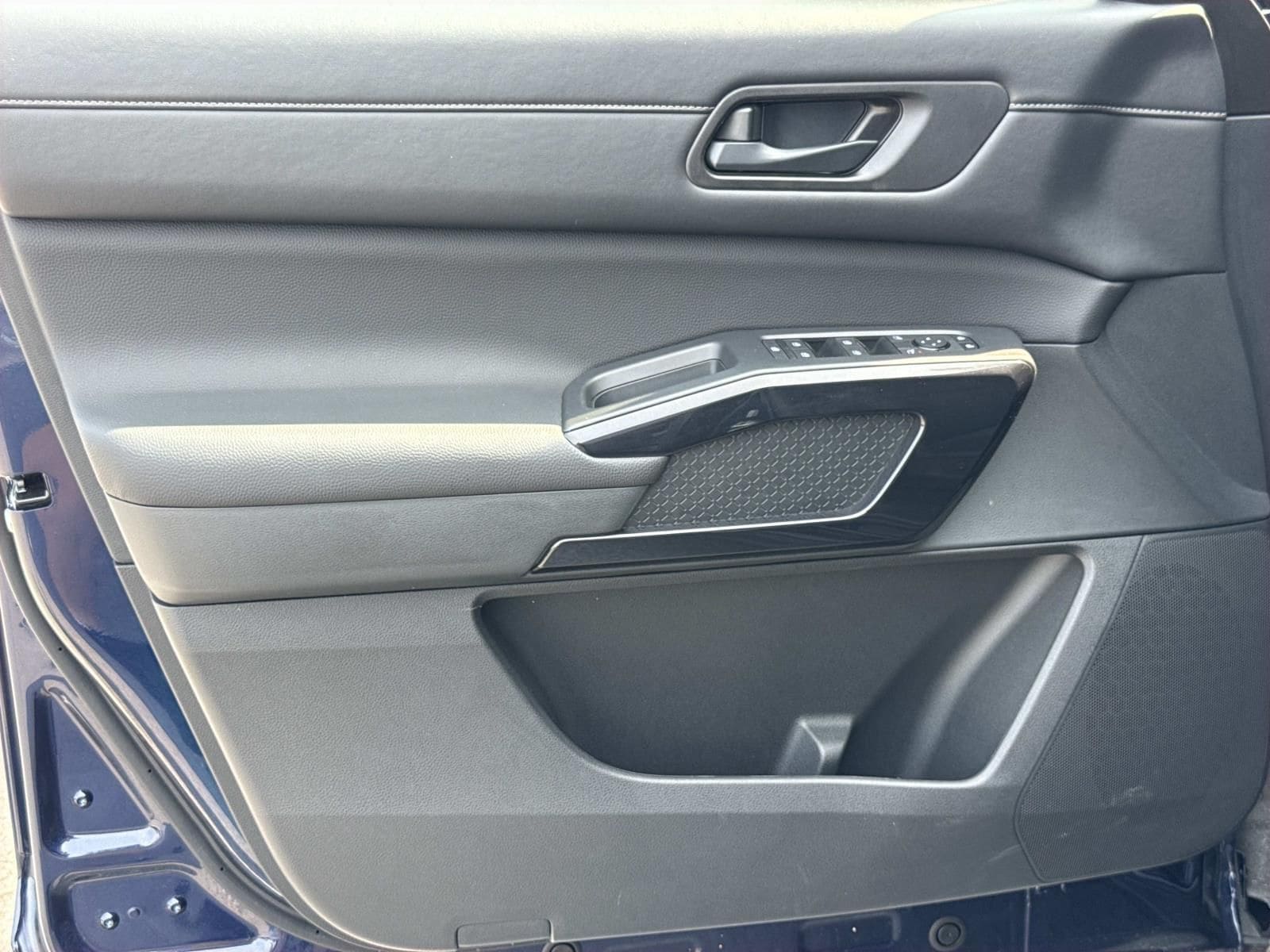2026 Nissan Pathfinder SV - Photo 23