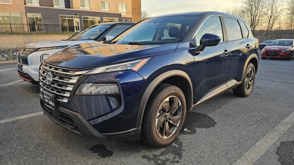 Used 2024 Nissan Rogue SV SUV
