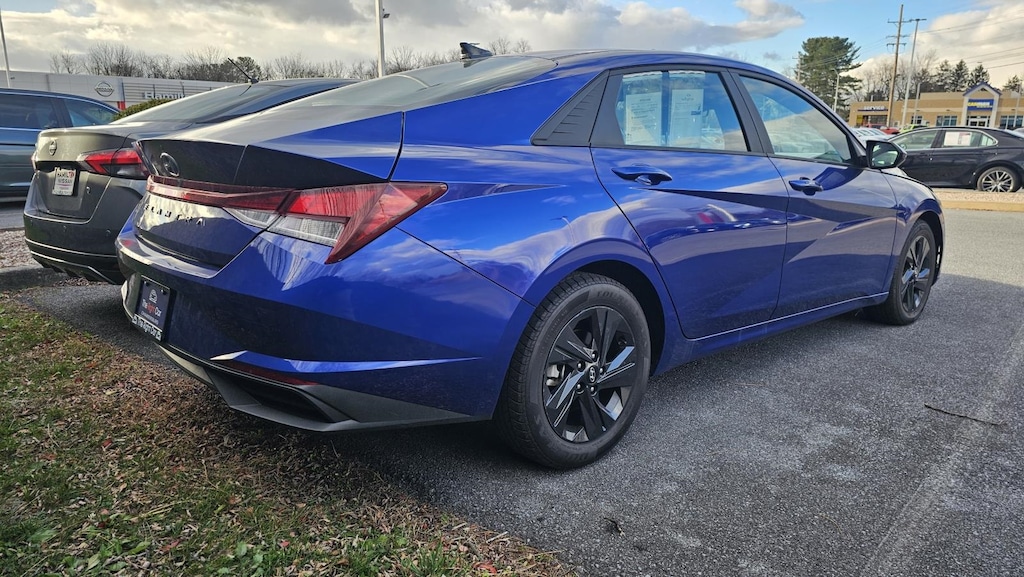 Used 2023 Hyundai Elantra SEL Sedan