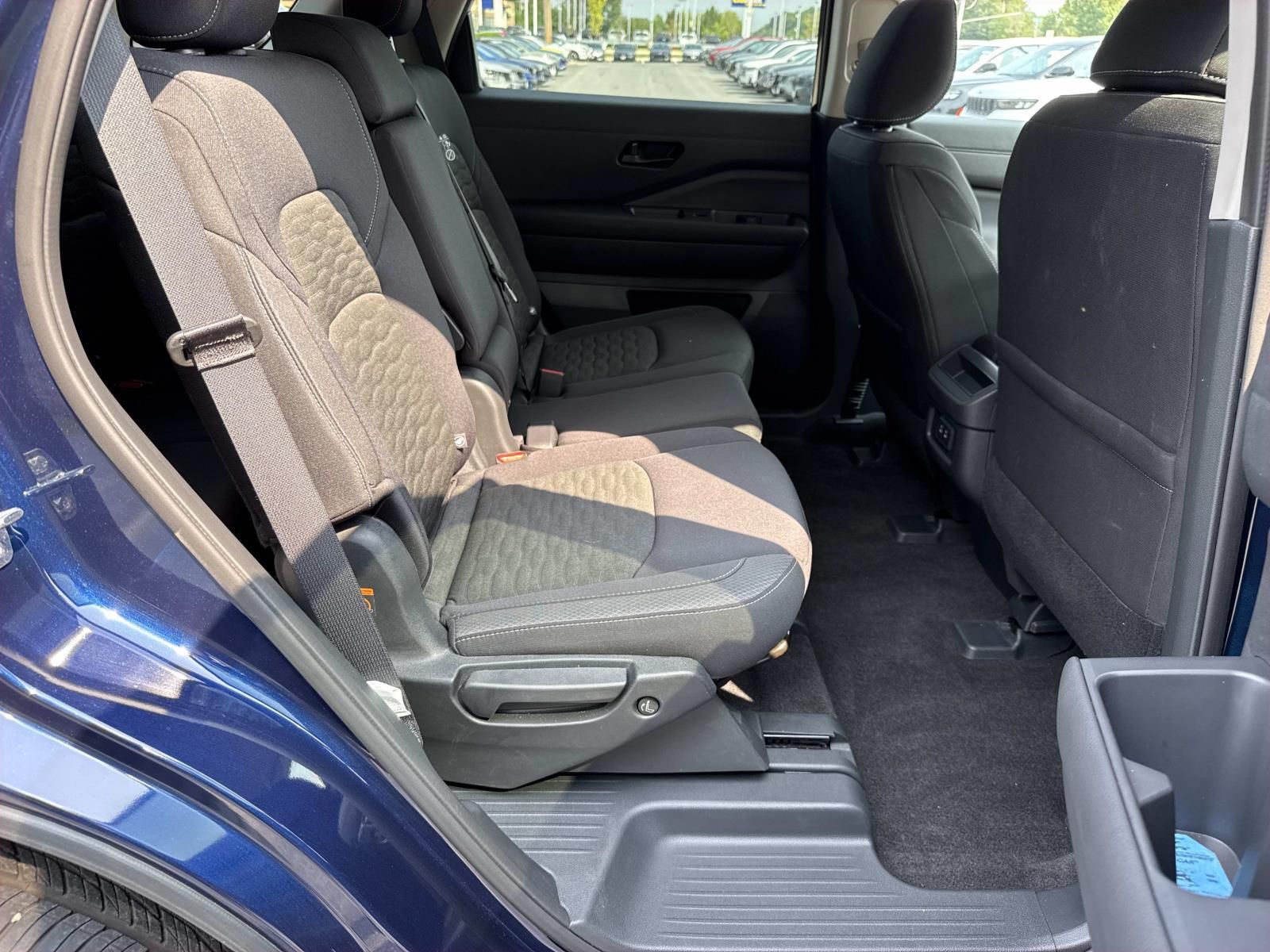 2026 Nissan Pathfinder SV - Photo 26