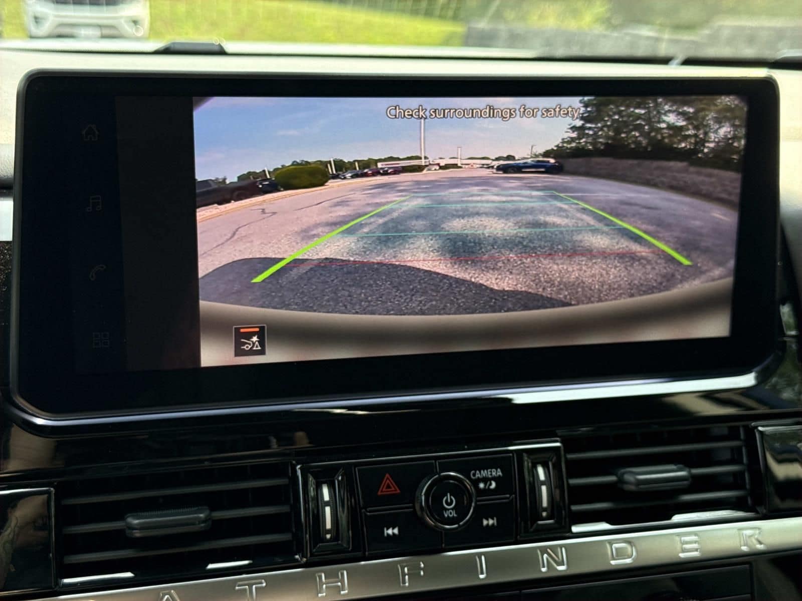 2026 Nissan Pathfinder SV - Photo 10