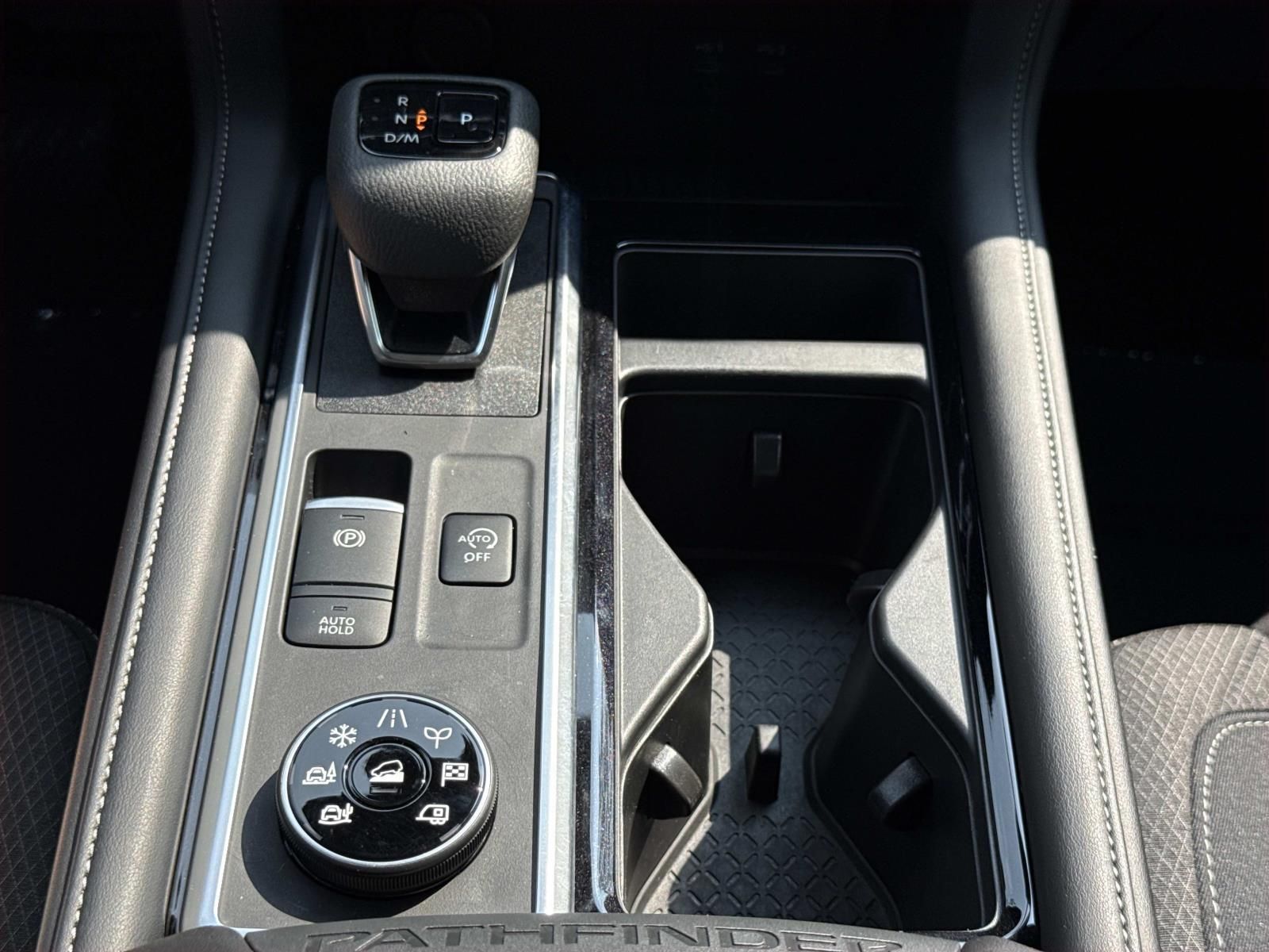 2026 Nissan Pathfinder SV - Photo 13