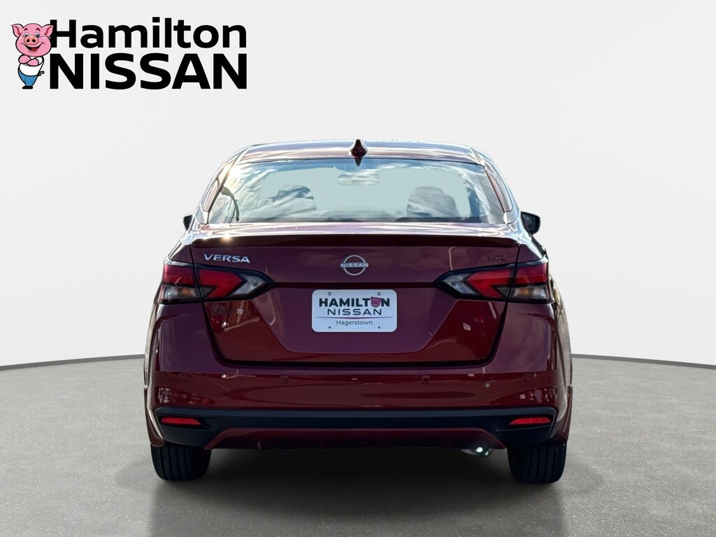 New 2025 Nissan Versa 1.6 SR Sedan