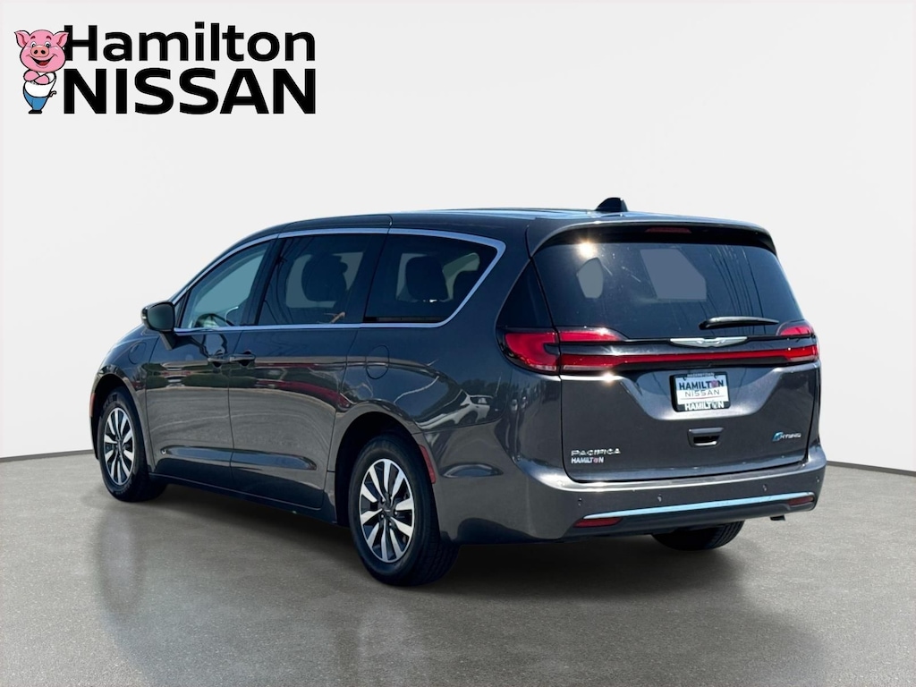 Used 2023 Chrysler Pacifica Plug-In Hybrid Touring L Van Passenger Van