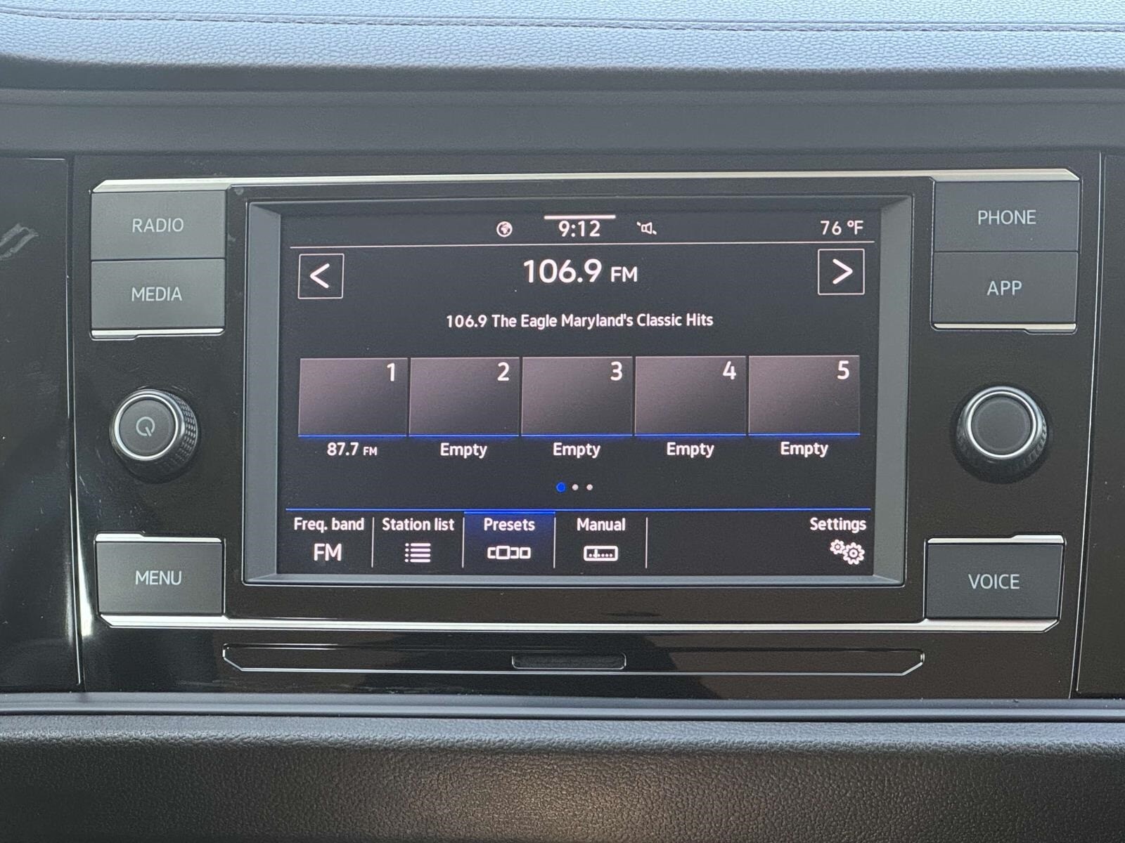 2024 Volkswagen Jetta 1.5T SE photo 3