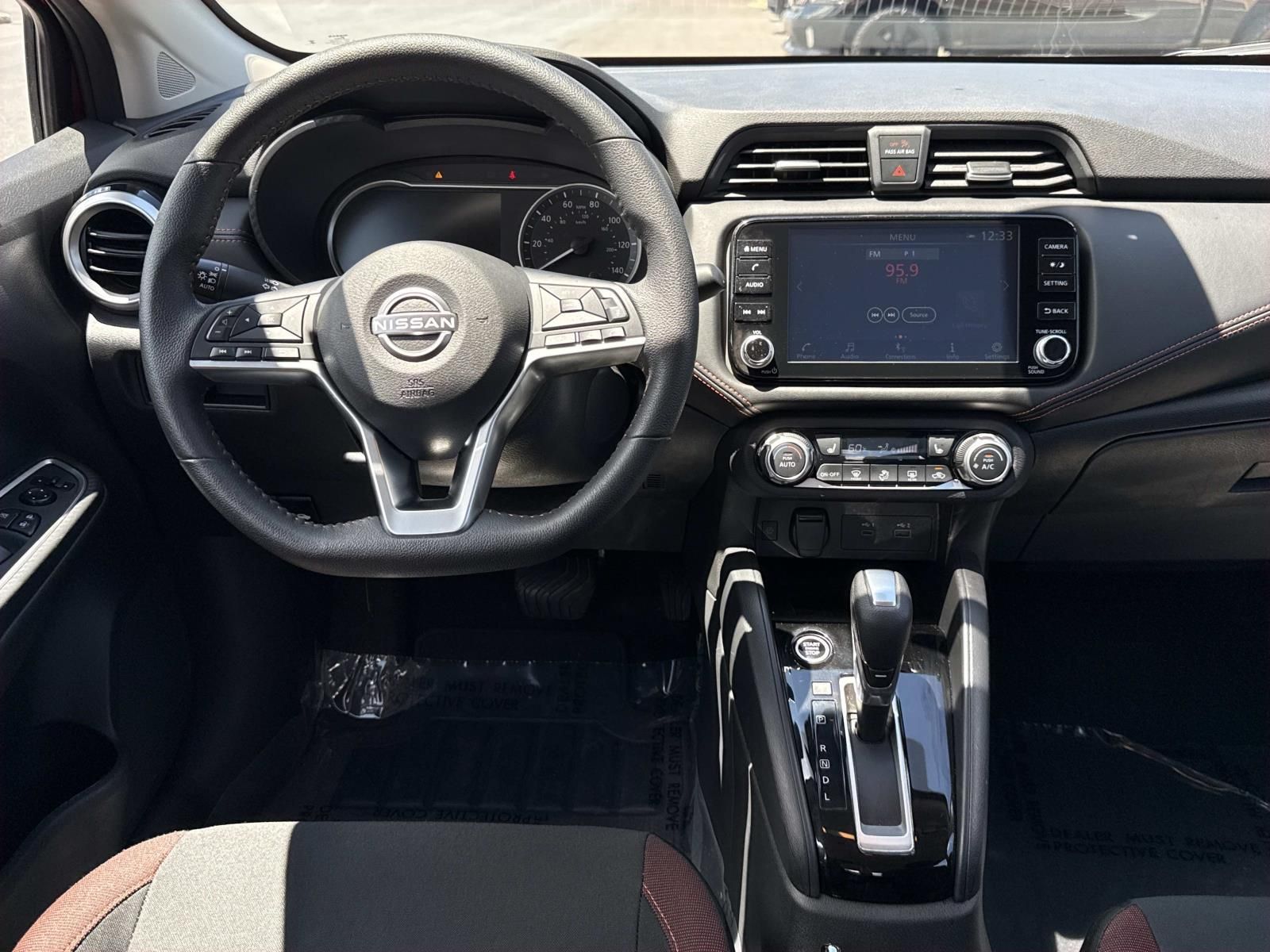 2025 Nissan Versa Sedan SR - Photo 8