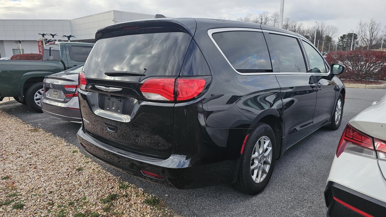 2023 Chrysler Voyager LX photo 2