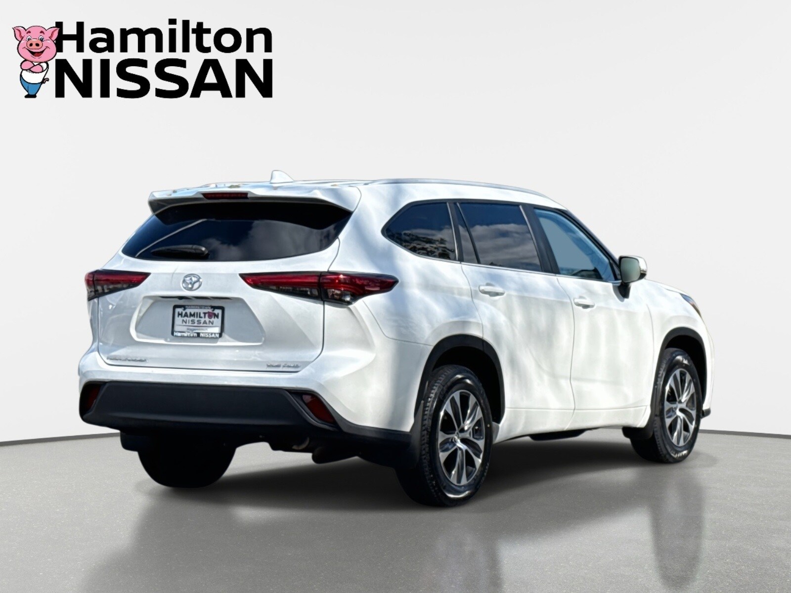 2023 Toyota Highlander L photo 2