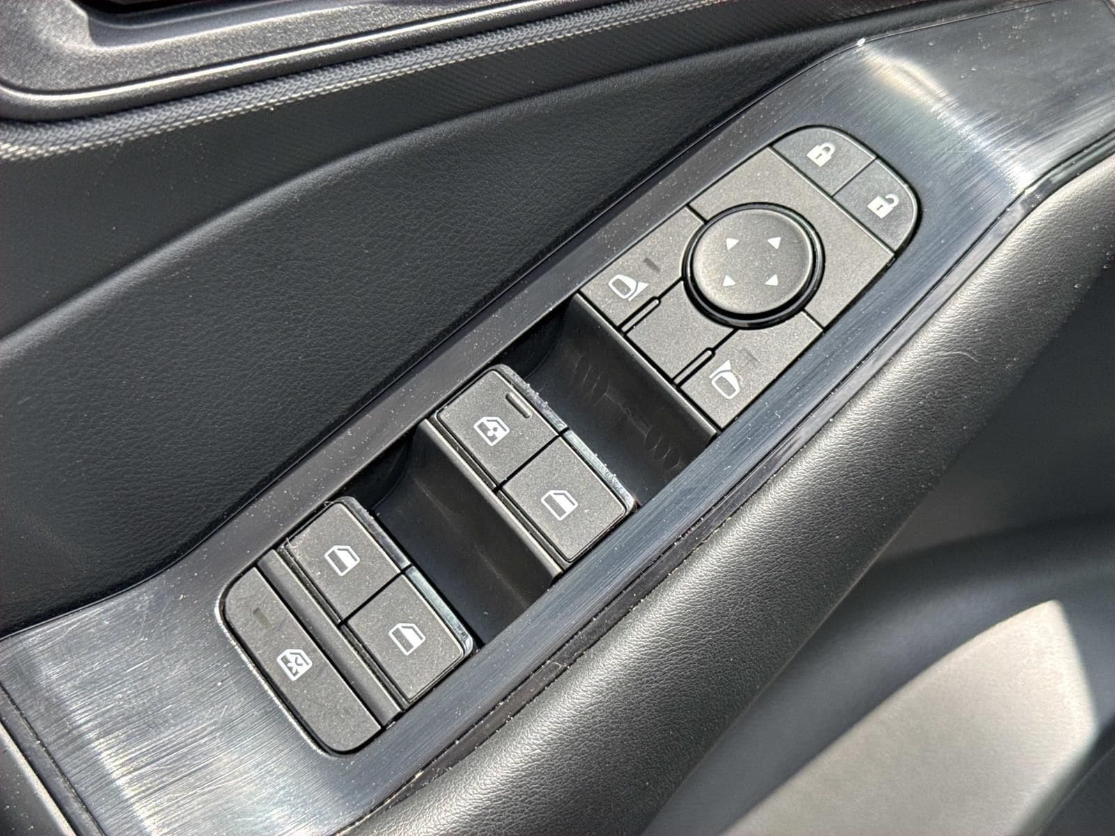 2026 Nissan Rogue S - Photo 22