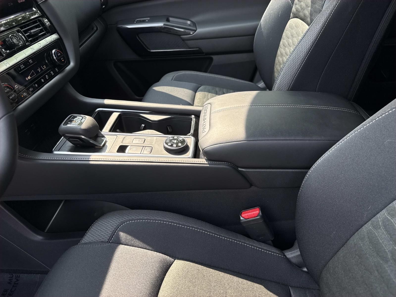 2026 Nissan Pathfinder SV - Photo 21