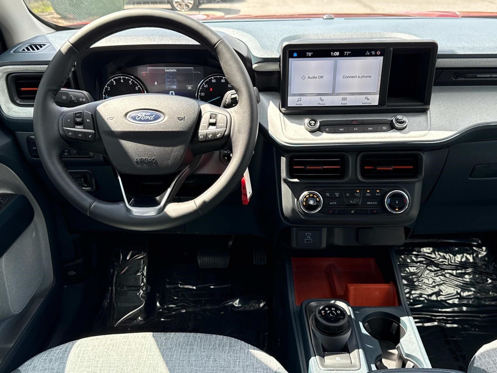2024 Ford Maverick XLT photo 2