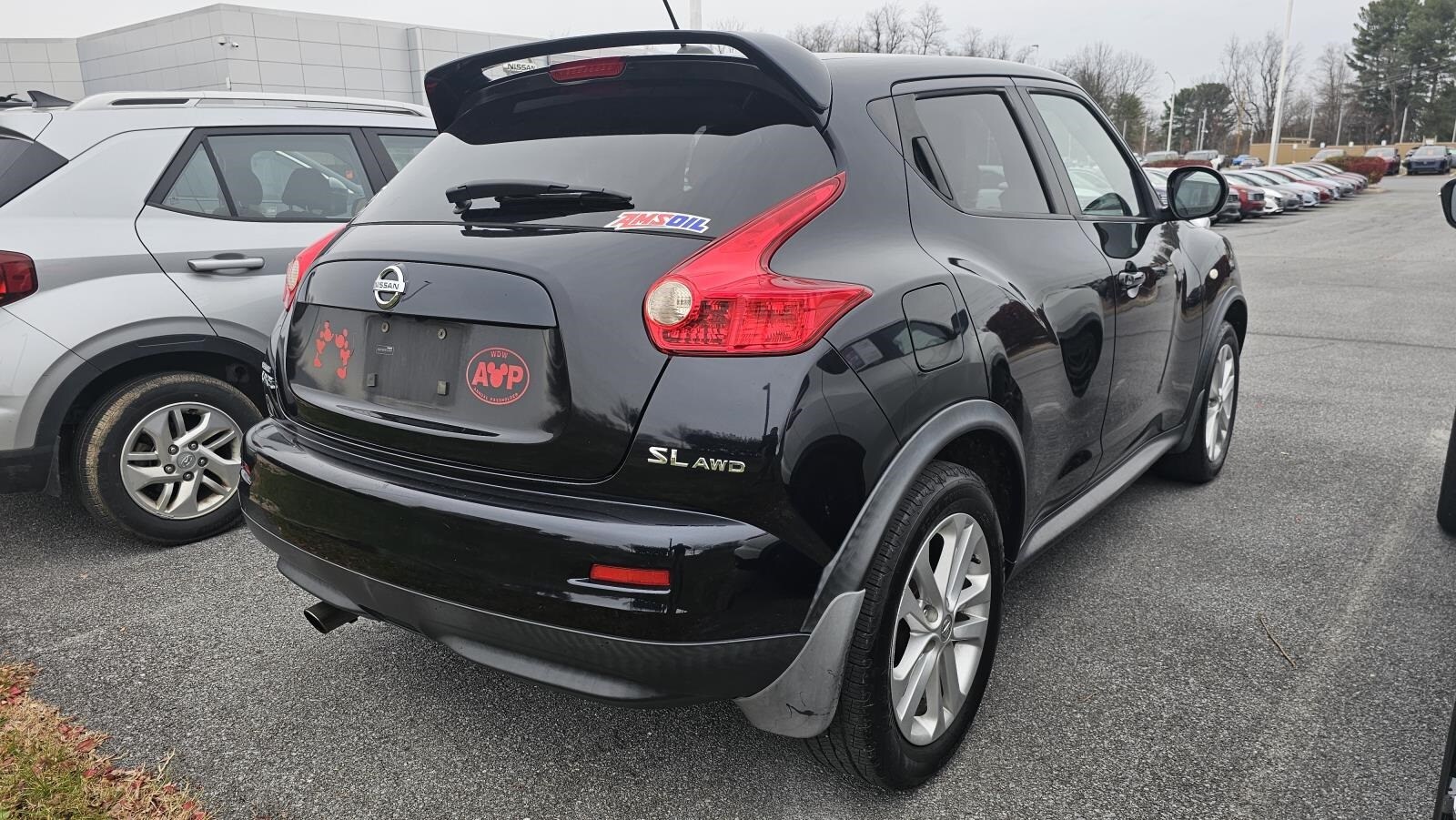 2011 Nissan Juke SL photo 2