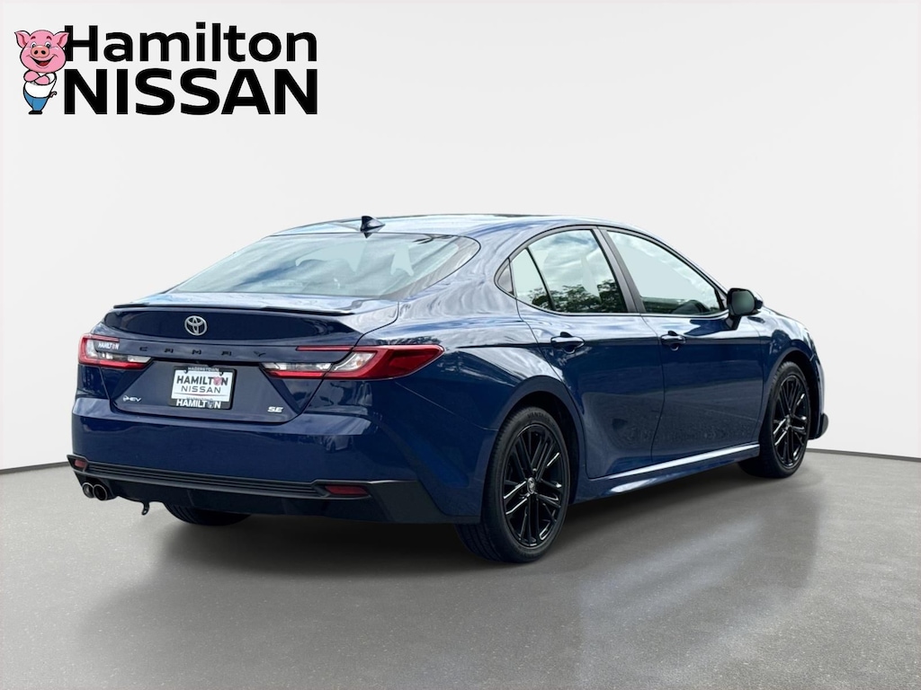 Used 2025 Toyota Camry SE Sedan