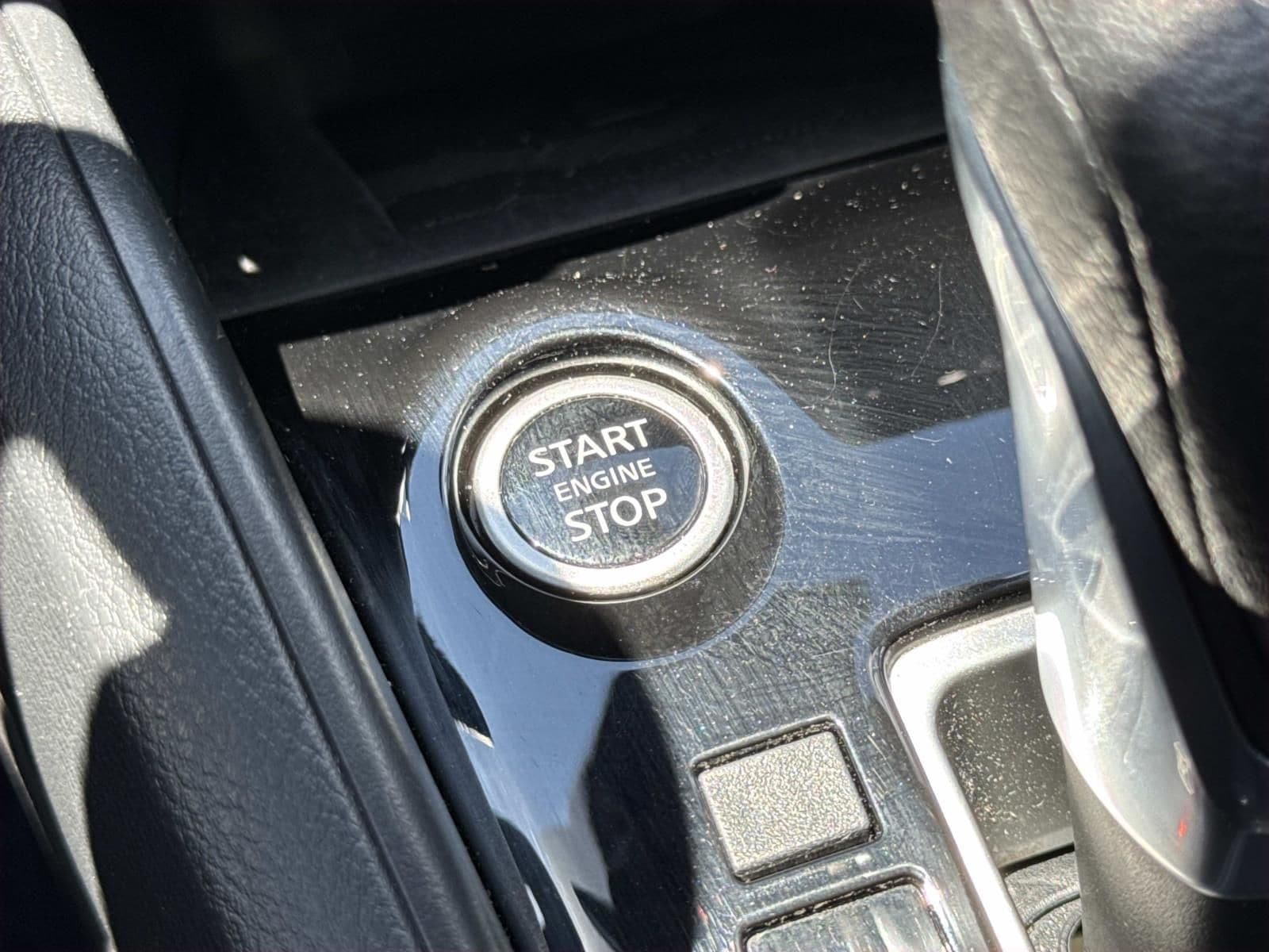 2025 Nissan Versa Sedan SR - Photo 20