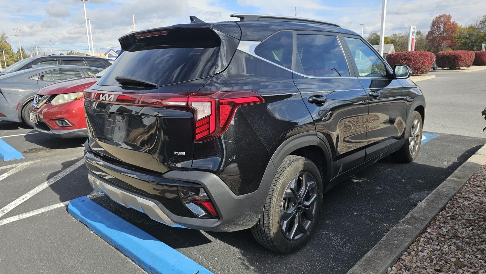 2024 Kia Seltos S X-Line photo 2