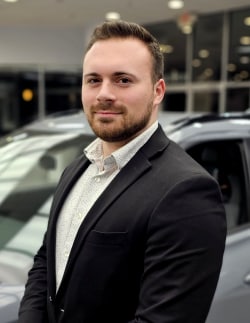 Staff member Kevin Bush from ID_6a468d5b8d06