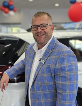 Staff member Jonathan Akers from ID_92716c854056