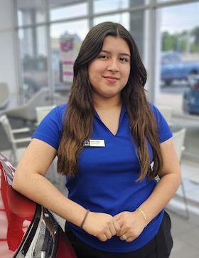 Staff member Abby Vega from ID_6a468d5b8d06