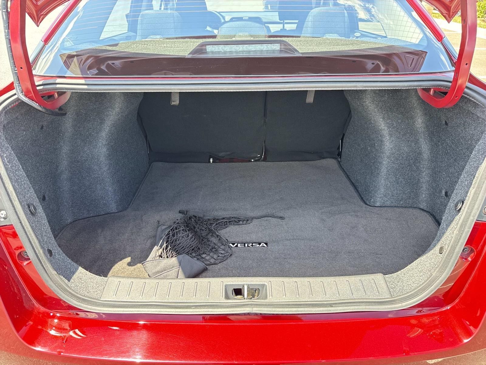 2025 Nissan Versa Sedan SR - Photo 27