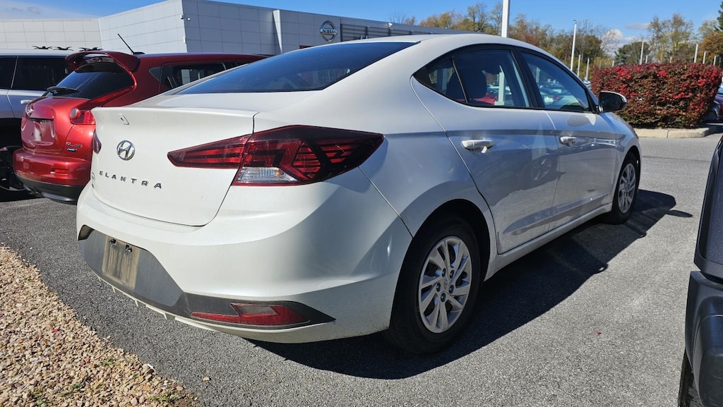Used 2020 Hyundai Elantra SE Sedan