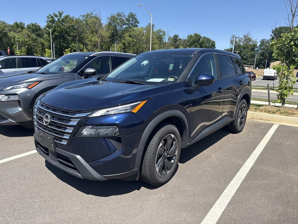 Used 2024 Nissan Rogue SV SUV
