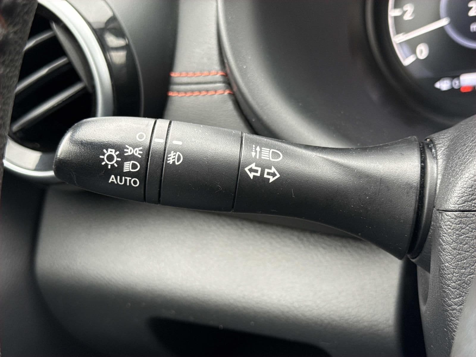 2021 Nissan Kicks SR - Photo 16