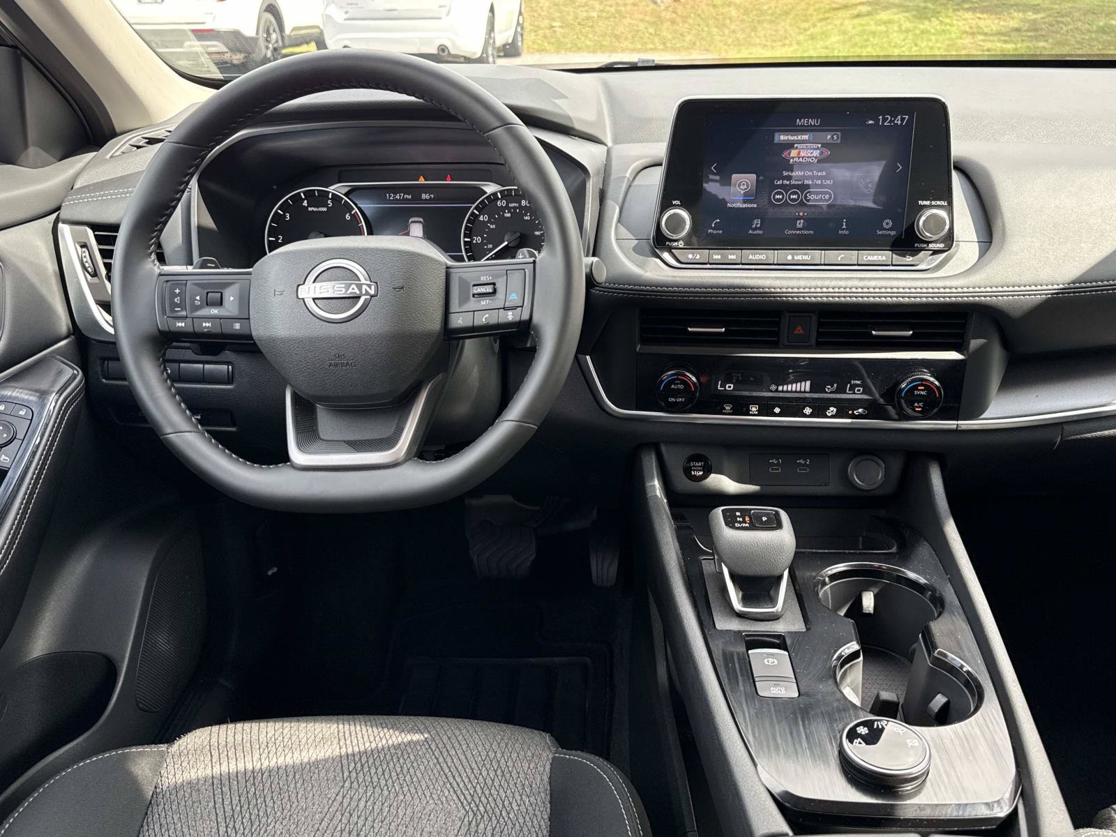 2026 Nissan Rogue SV - Photo 8