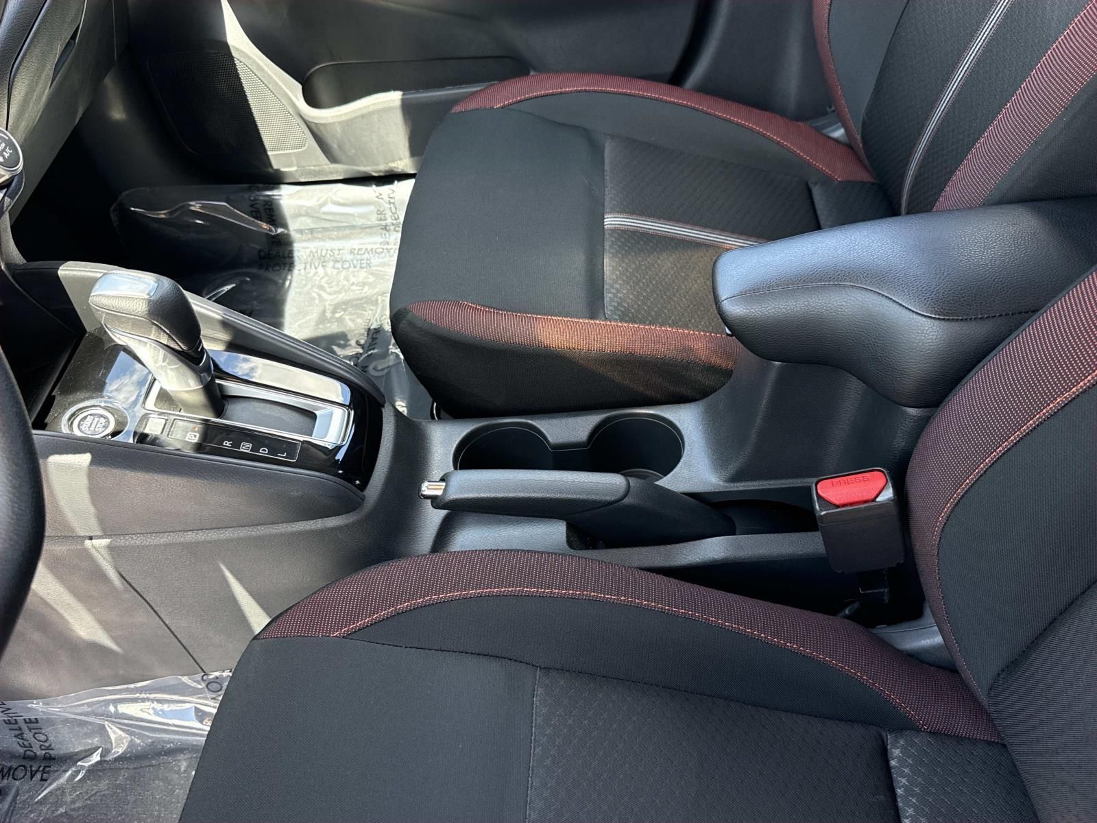 2025 Nissan Versa Sedan SR - Photo 21