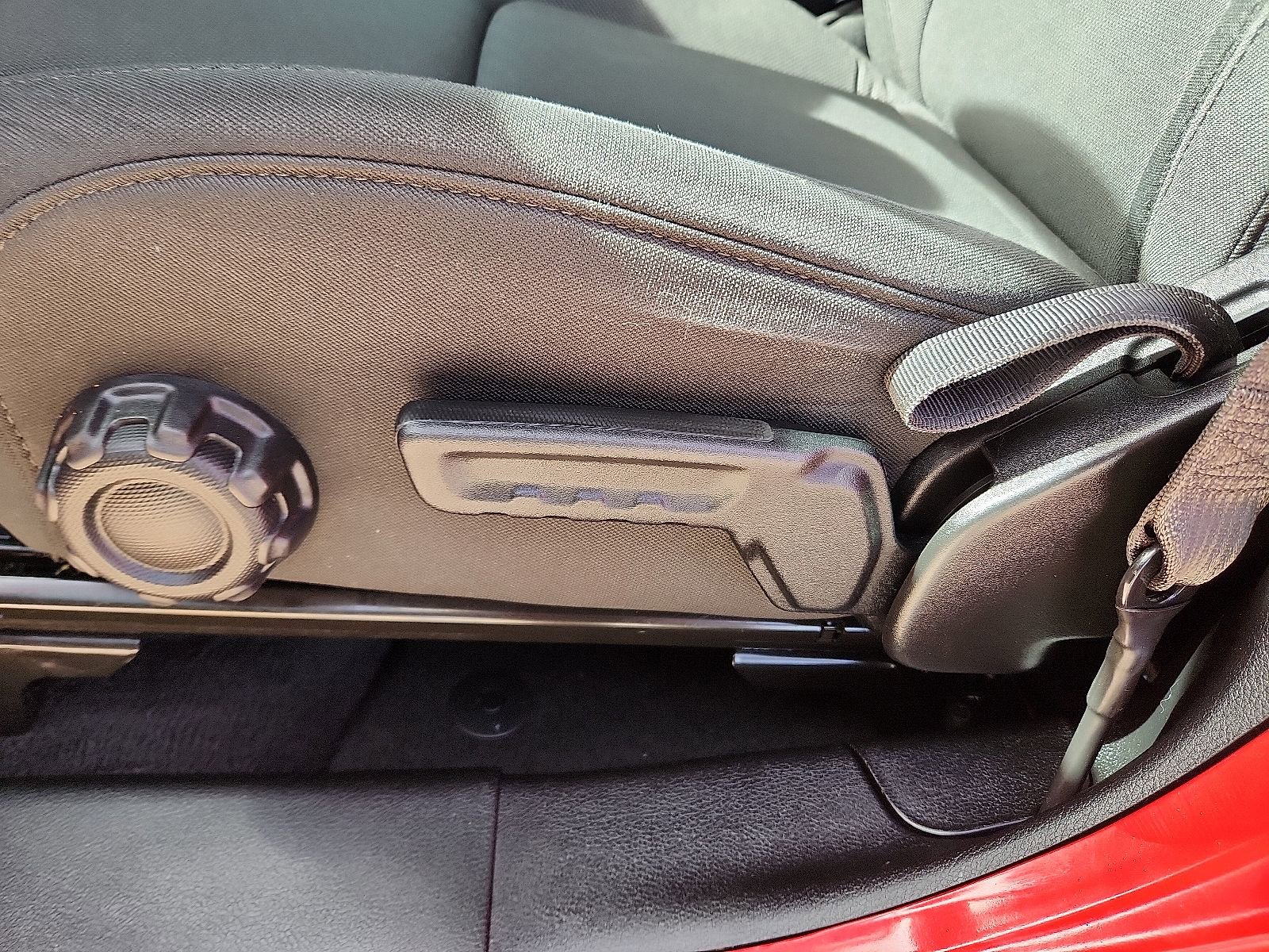 2020 Jeep Wrangler Unlimited Sahara - Photo 11