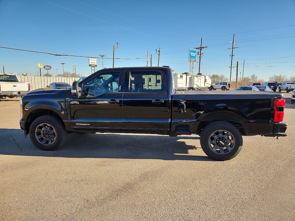 Used 2023 Ford F-350SD Lariat Truck