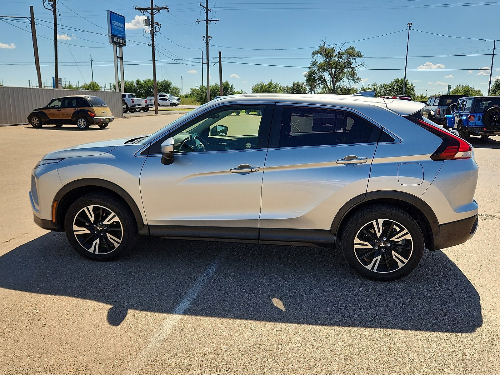 2024 Mitsubishi Eclipse Cross SE photo 2