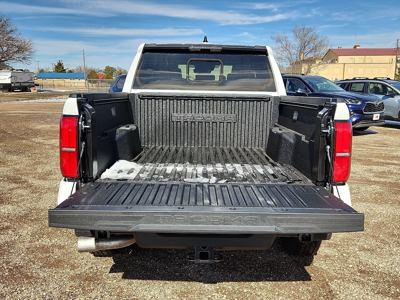 2026 Toyota Tacoma SR5 - Photo 8