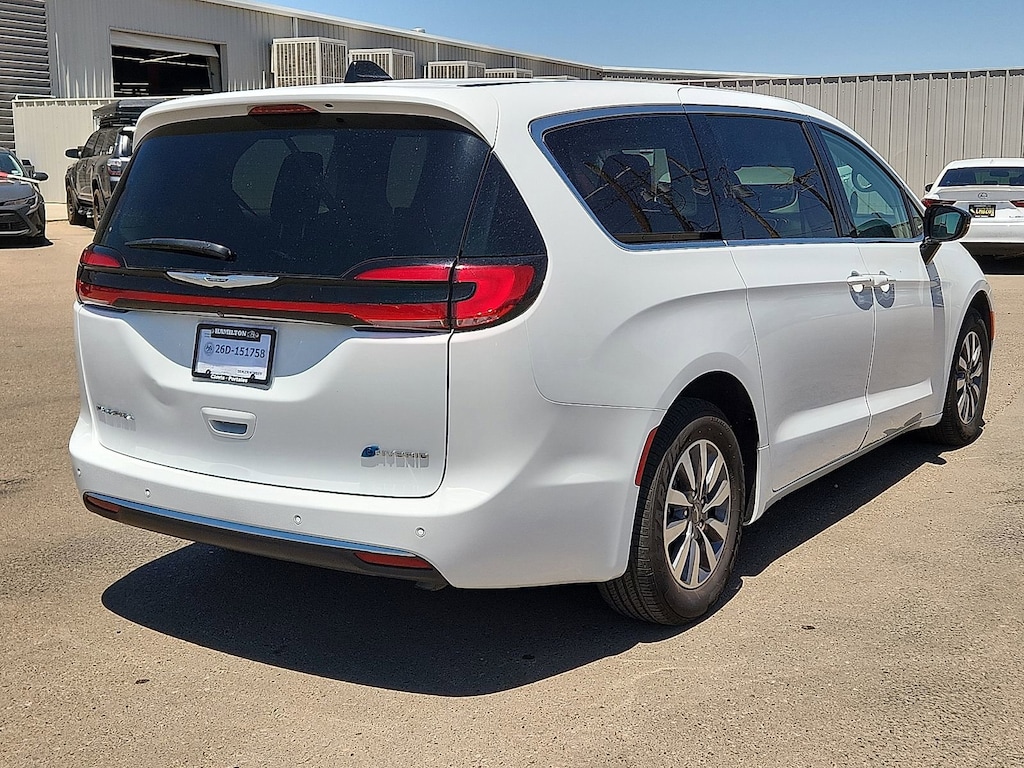 Used 2024 Chrysler Pacifica Hybrid Select Passenger Van